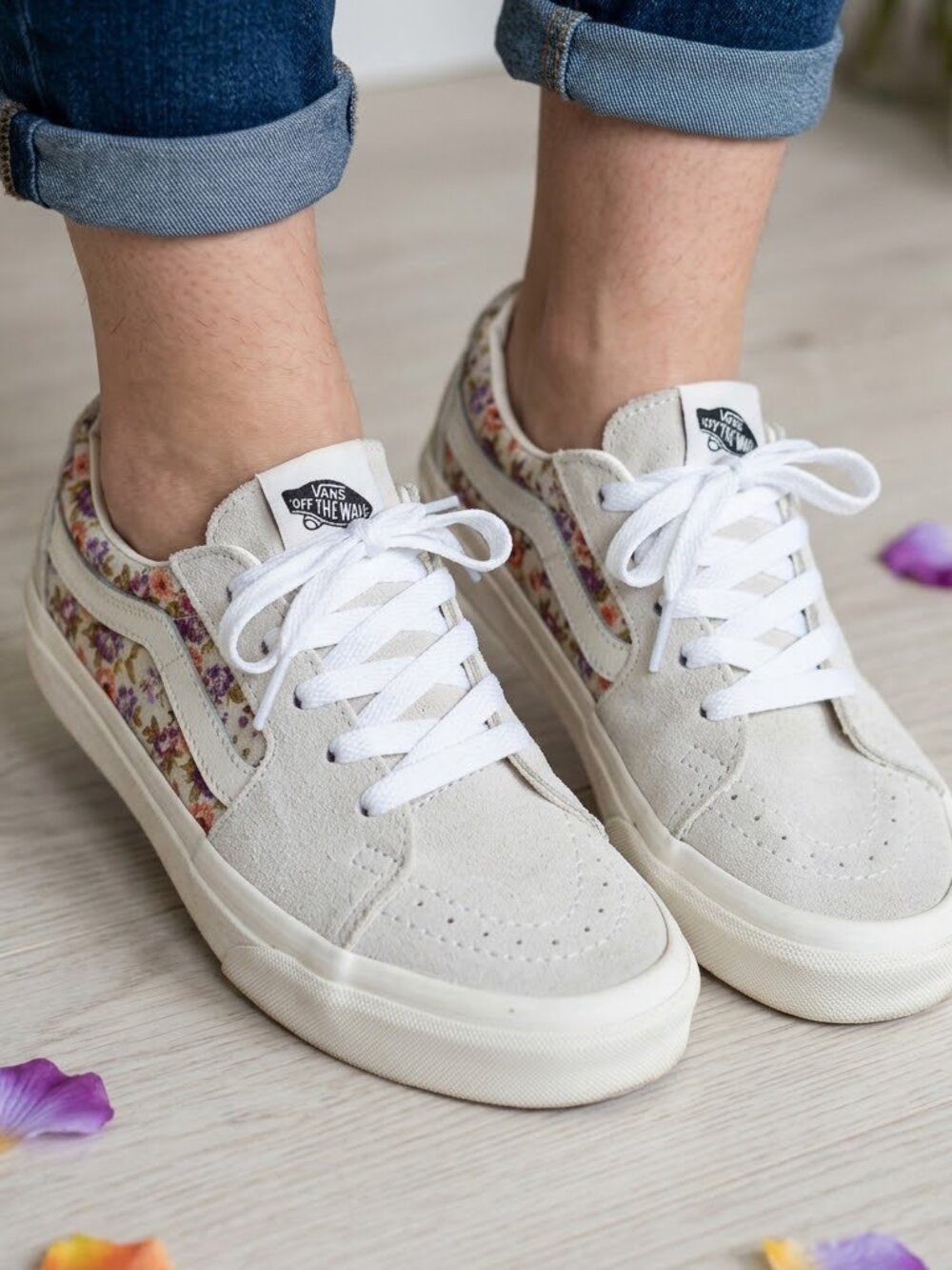 Vans Sk8-Low Floral Marshmallow Suede Sneakers Women's Size 6.5